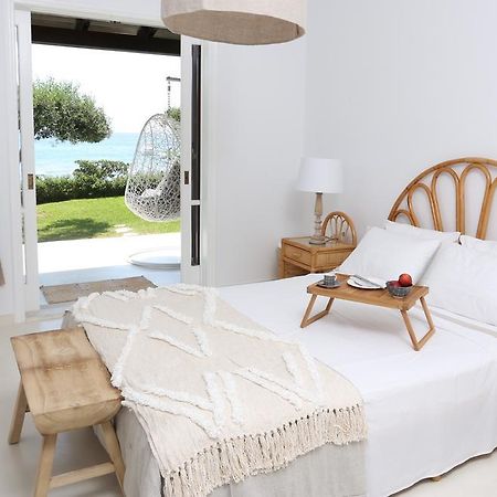 Seafront Calista Beach House With Garden Glifáda Kültér fotó