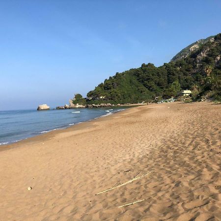 Seafront Calista Beach House With Garden Glifáda Kültér fotó