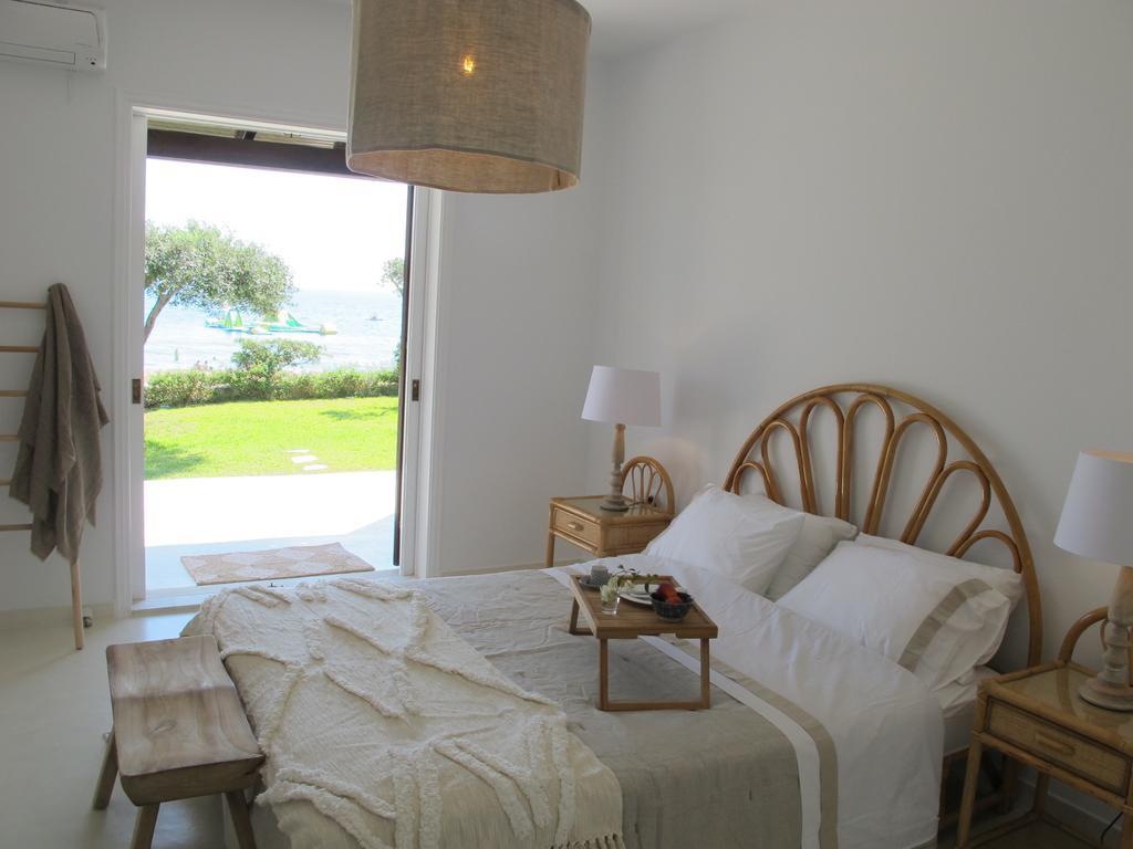 Seafront Calista Beach House With Garden Glifáda Kültér fotó
