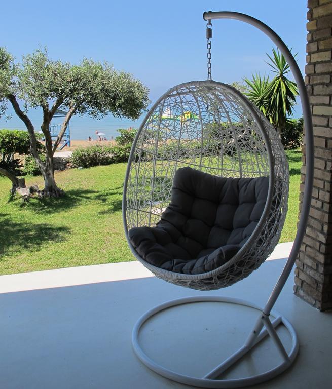 Seafront Calista Beach House With Garden Glifáda Kültér fotó