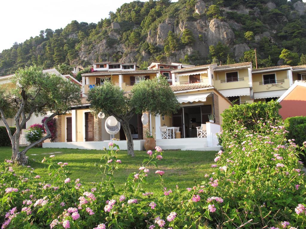 Seafront Calista Beach House With Garden Glifáda Kültér fotó