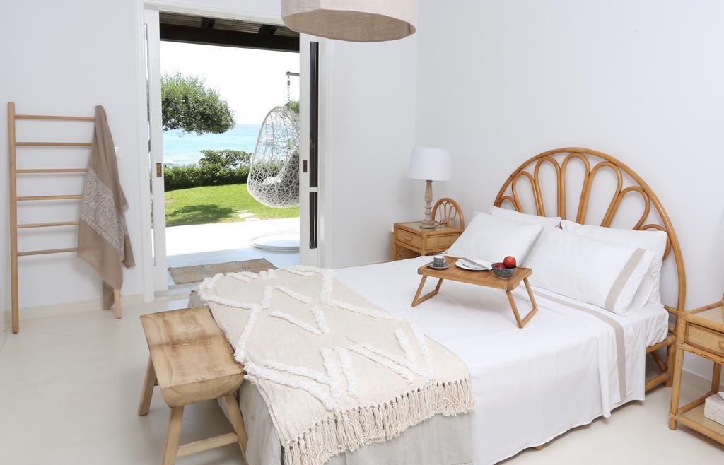 Seafront Calista Beach House With Garden Glifáda Kültér fotó
