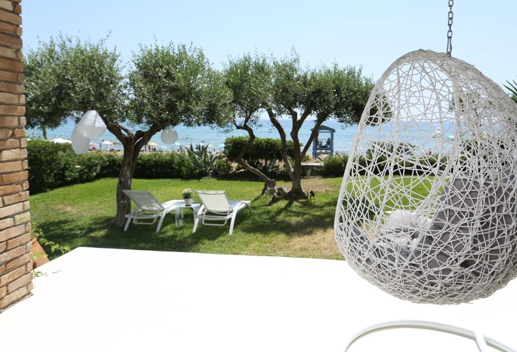 Seafront Calista Beach House With Garden Glifáda Kültér fotó